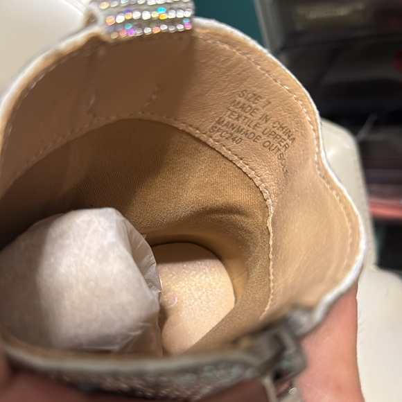 Rhinestone booties size 7 Brand new without box! - Picture 3 of 6